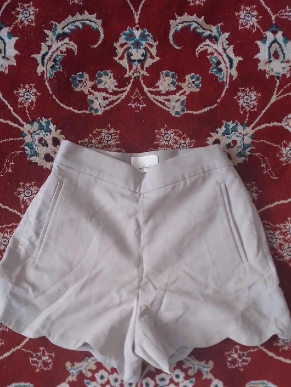 Wilfred By Aritzia Light Gray 🩶 High Waisted Shorts Fancy Wavey Seam
